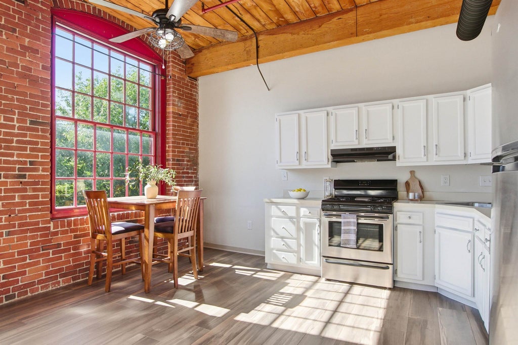 Photo of 470 Silver Street #209, Manchester, NH 03103 (MLS # 5094244)