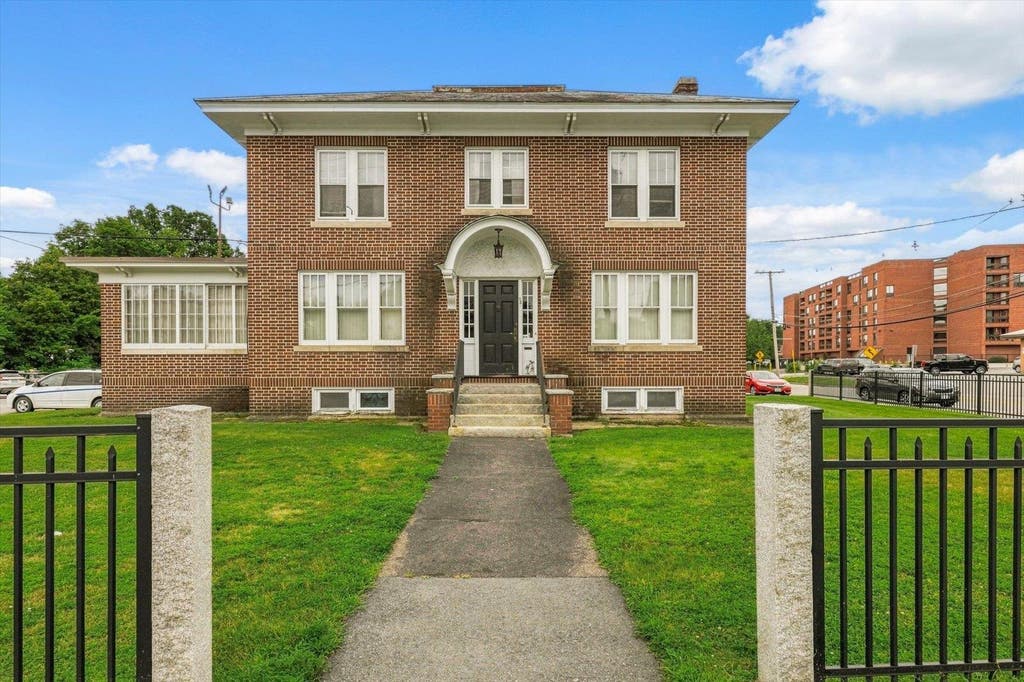 Photo of 93 Roxbury Street &amp; 12 Norway Avenue, Keene, NH 03431 (MLS # 5104640)