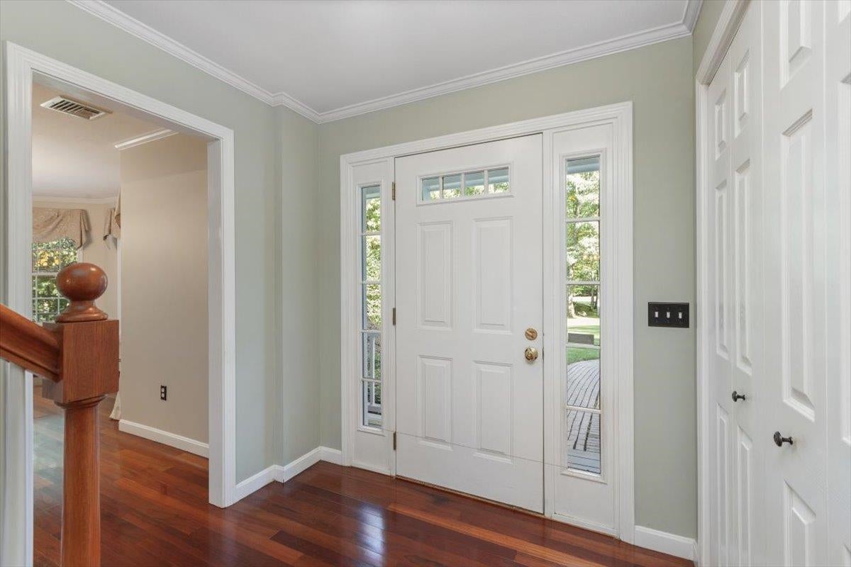 10 Kings Grant Drive