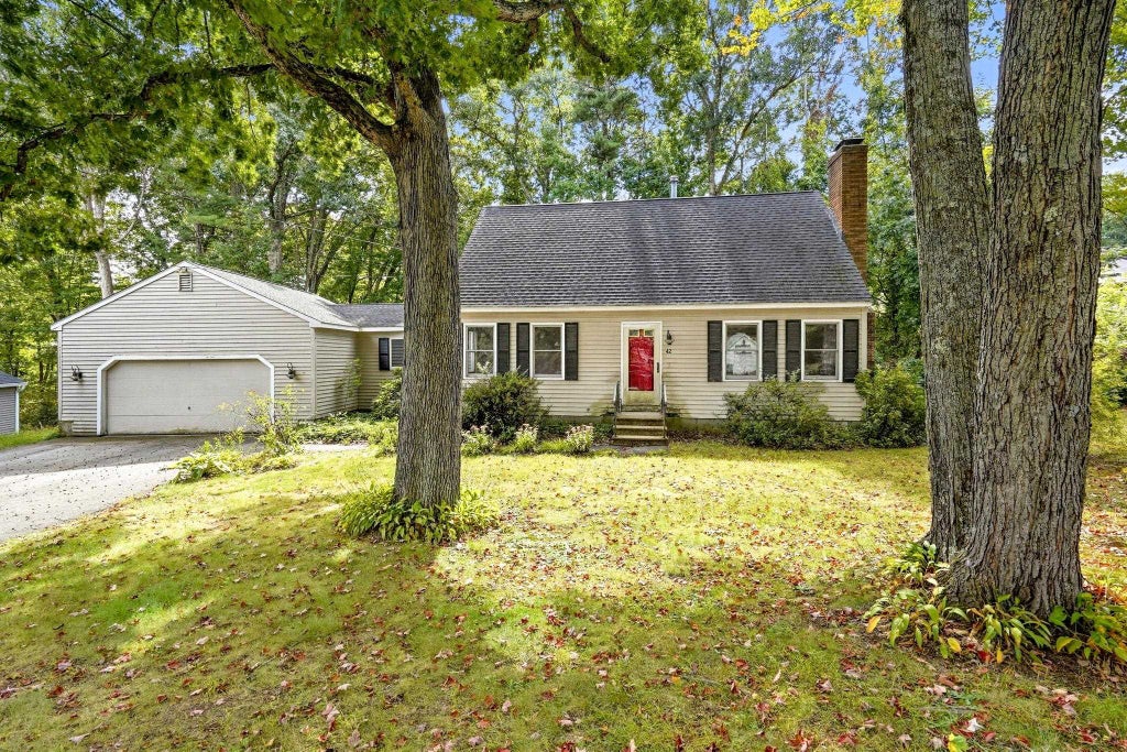 Photo of 42 Taschereau Boulevard, Nashua, NH 03062 (MLS # 5111746)