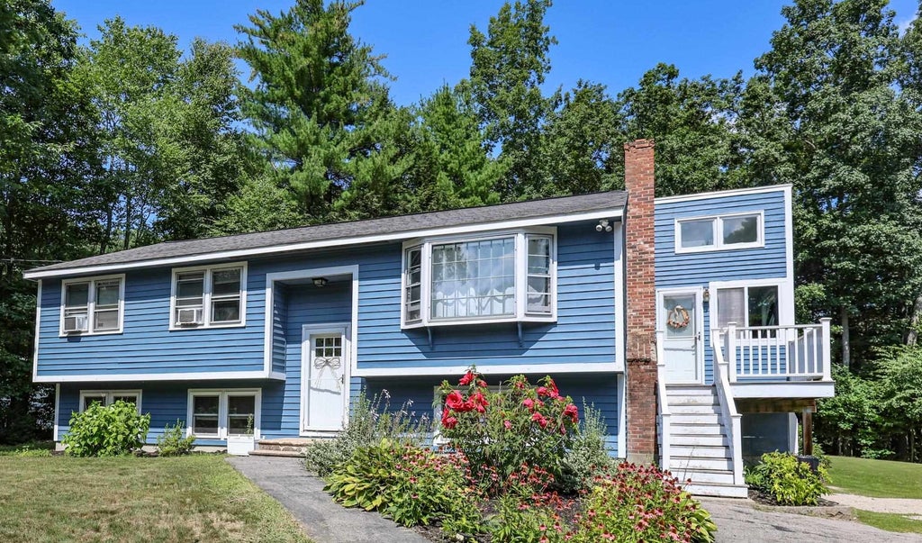 Photo of 13 Cole Road, Derry, NH 03038 (MLS # 5105019)
