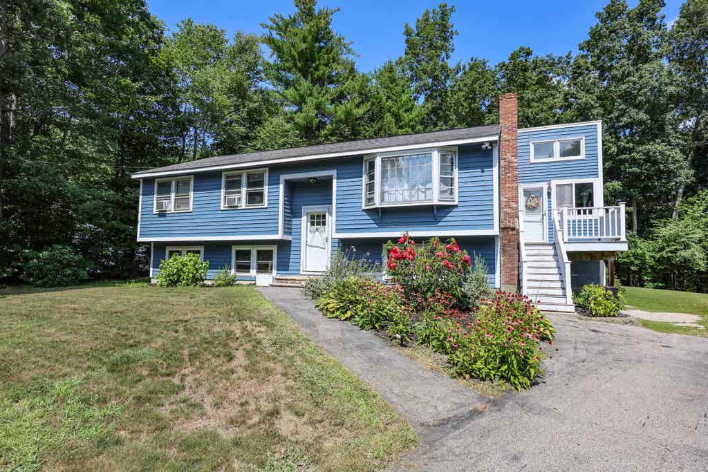 Photo of 13 Cole Road, Derry, NH 03038 (MLS # 5105019)