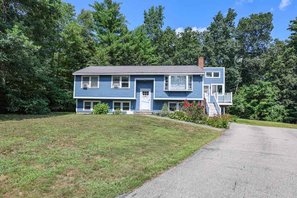 Photo of 13 Cole Road, Derry, NH 03038 (MLS # 5105019)