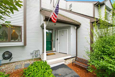 Property photo of 9 Pondview Drive, Merrimack, NH 03054