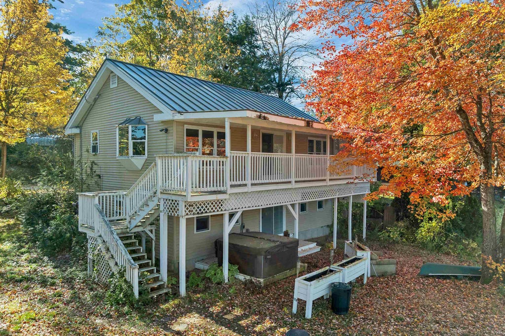 Photo of 15 Penn Avenue, Deerfield, NH 03037 (MLS # 5115110)