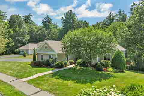 Photo of 8 Sandpiper Lane, Merrimack, NH 03054 (MLS # 5102989)