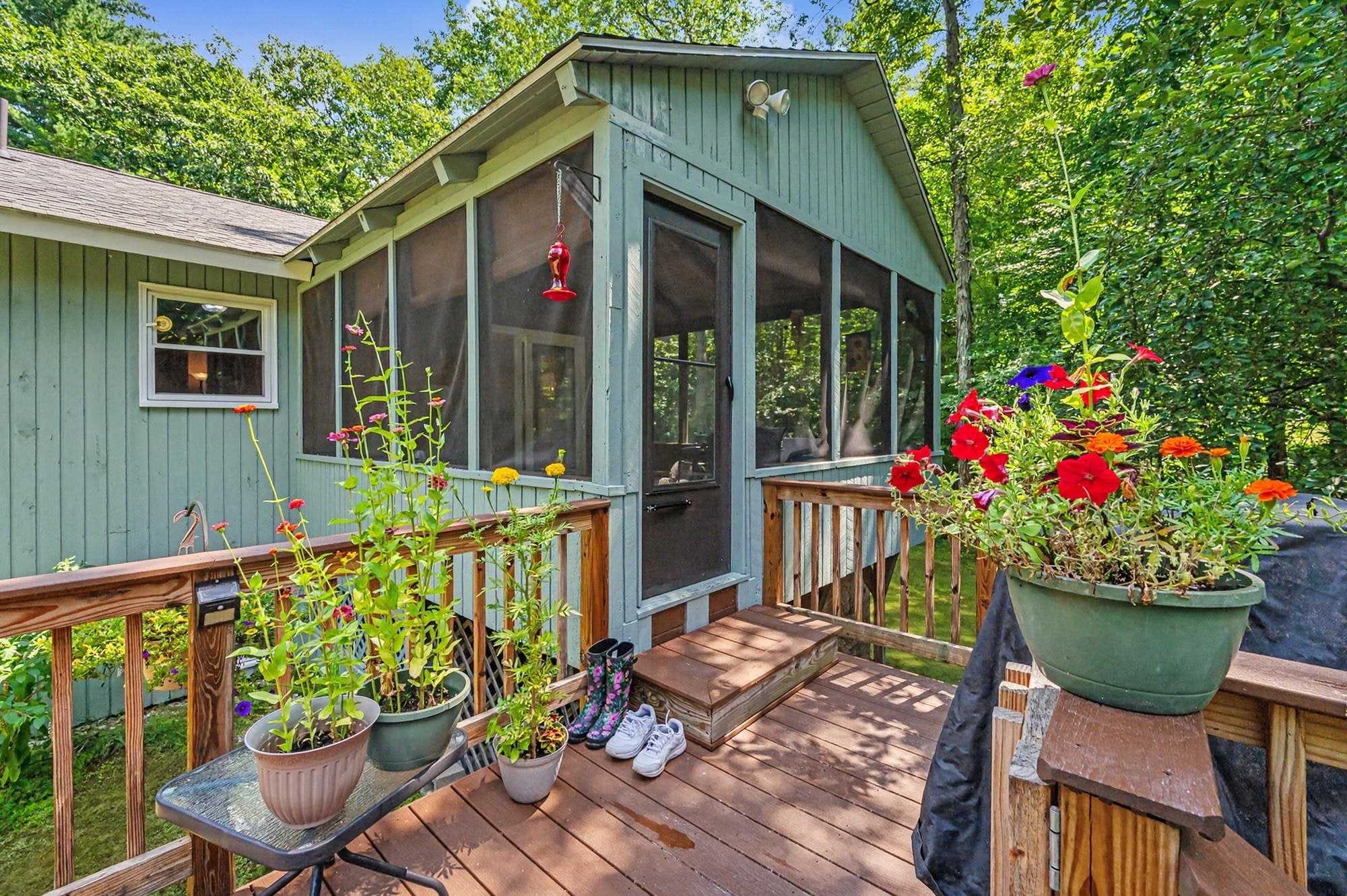 14 Tomahawk Drive