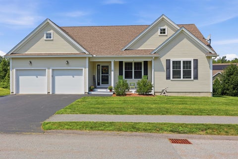 Photo of 42 Diamondback Avenue, Nashua, NH 03062 (MLS # 5104607)