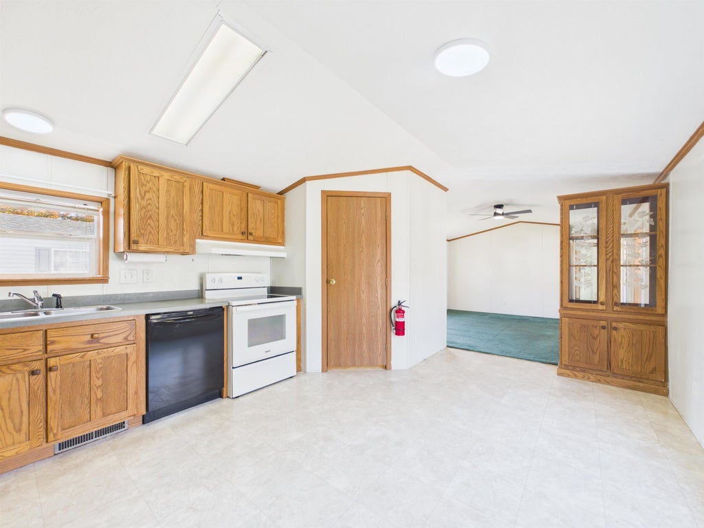 Photo of 42 Blue Jay Court, Keene, NH 03431 (MLS # 5115255)