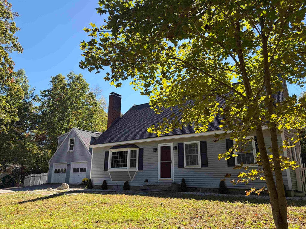Photo of 14 Pinewood Drive, Amherst, NH 03031 (MLS # 5112262)