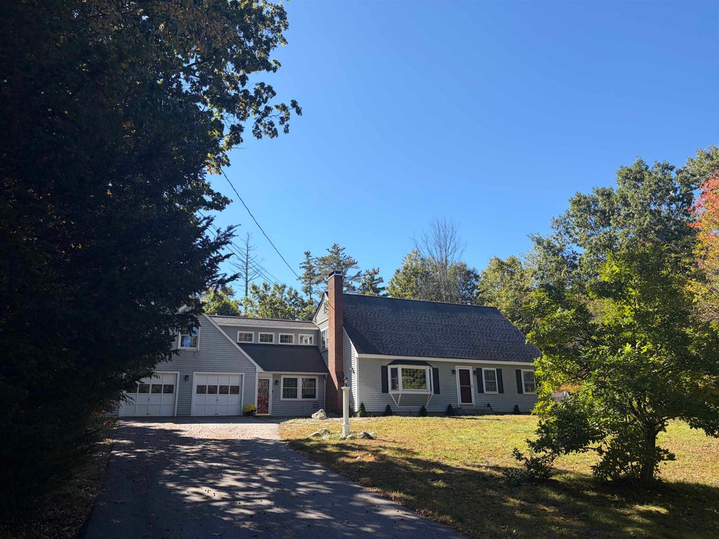 Photo of 14 Pinewood Drive, Amherst, NH 03031 (MLS # 5112262)