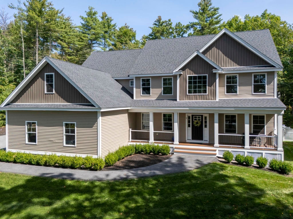 Photo of 3 Farm Meadows Lane, Londonderry, NH 03053 (MLS # 5110418)