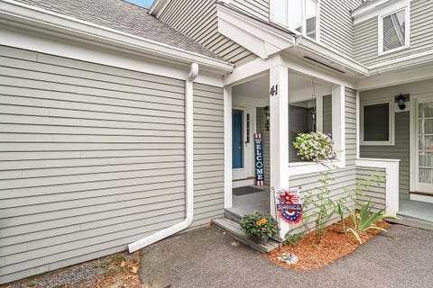 Photo of 41 Aster Court, Nashua, NH 03062 (MLS # 5100461)