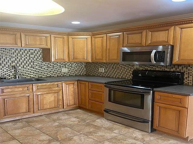Photo of 310 Brook Village Road #18, Nashua, NH 03062 (MLS # 5105053)