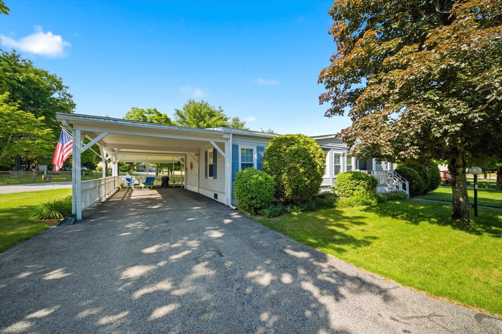 Photo of 163 Donald Drive, Goffstown, NH 03045 (MLS # 5095571)