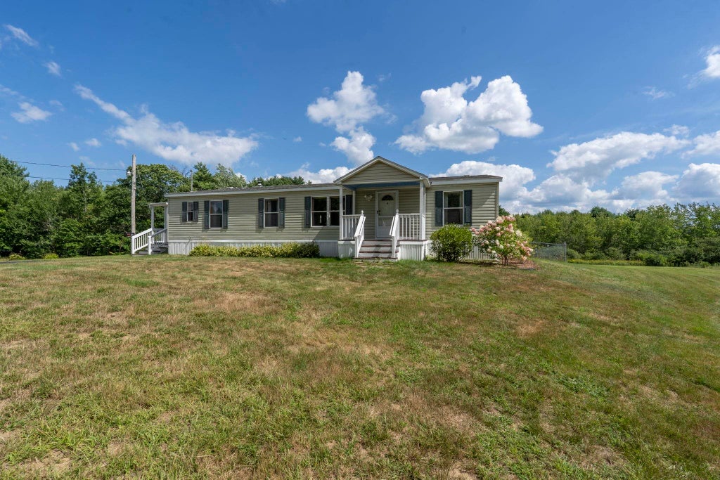 Photo of 955 Calef Highway, Barrington, NH 03825 (MLS # 5106585)