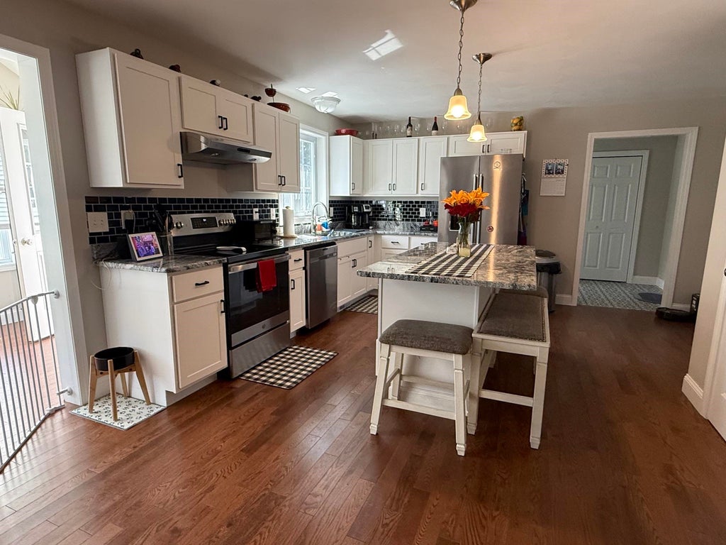 Photo of 87 Bentley Way, Manchester, NH 03102 (MLS # 5109791)
