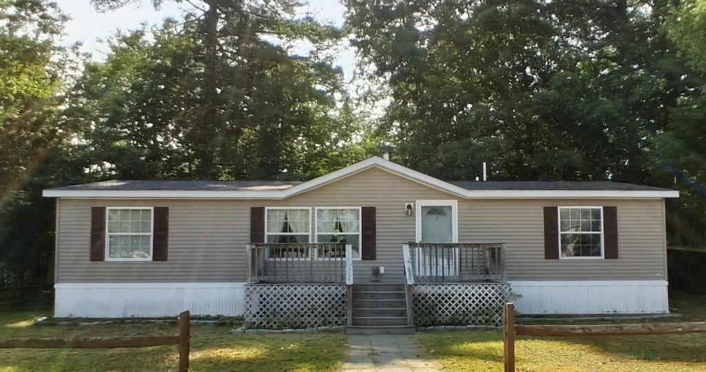 Photo of 11 Page Street, Plymouth, NH 03264 (MLS # 5102351)