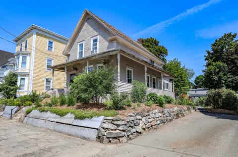Photo of 356 Pearl Street, Manchester, NH 03104 (MLS # 5100167)