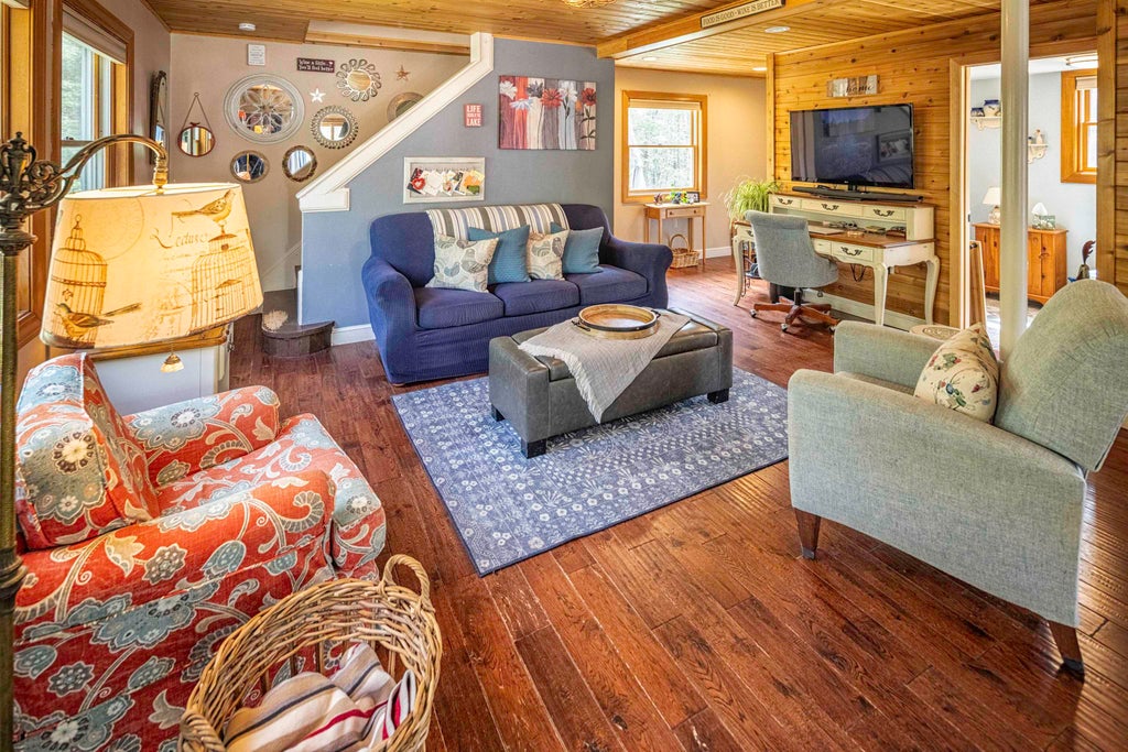 Photo of 21 Brustle Road, Nottingham, NH 03290 (MLS # 5087211)