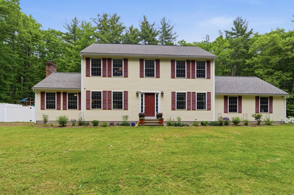 Photo of 6 Burge Drive, Brookline, NH 03033 (MLS # 5092181)