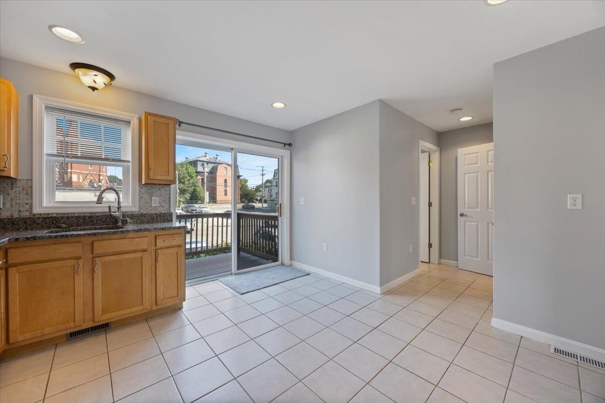 122 Locust Street 4