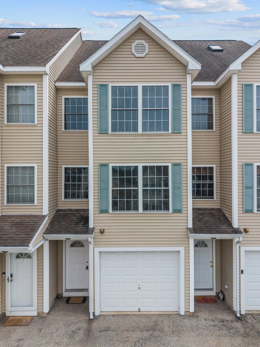Photo of 9 Tammy Court #A, Hudson, NH 03051 (MLS # 5109331)