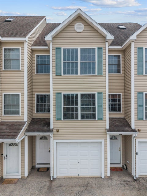 Photo of 9 Tammy Court #A, Hudson, NH 03051 (MLS # 5109331)