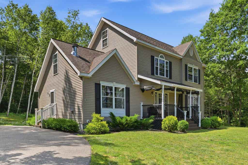 Photo of 15 Silver Dawn Road, Campton, NH 03223 (MLS # 5101708)