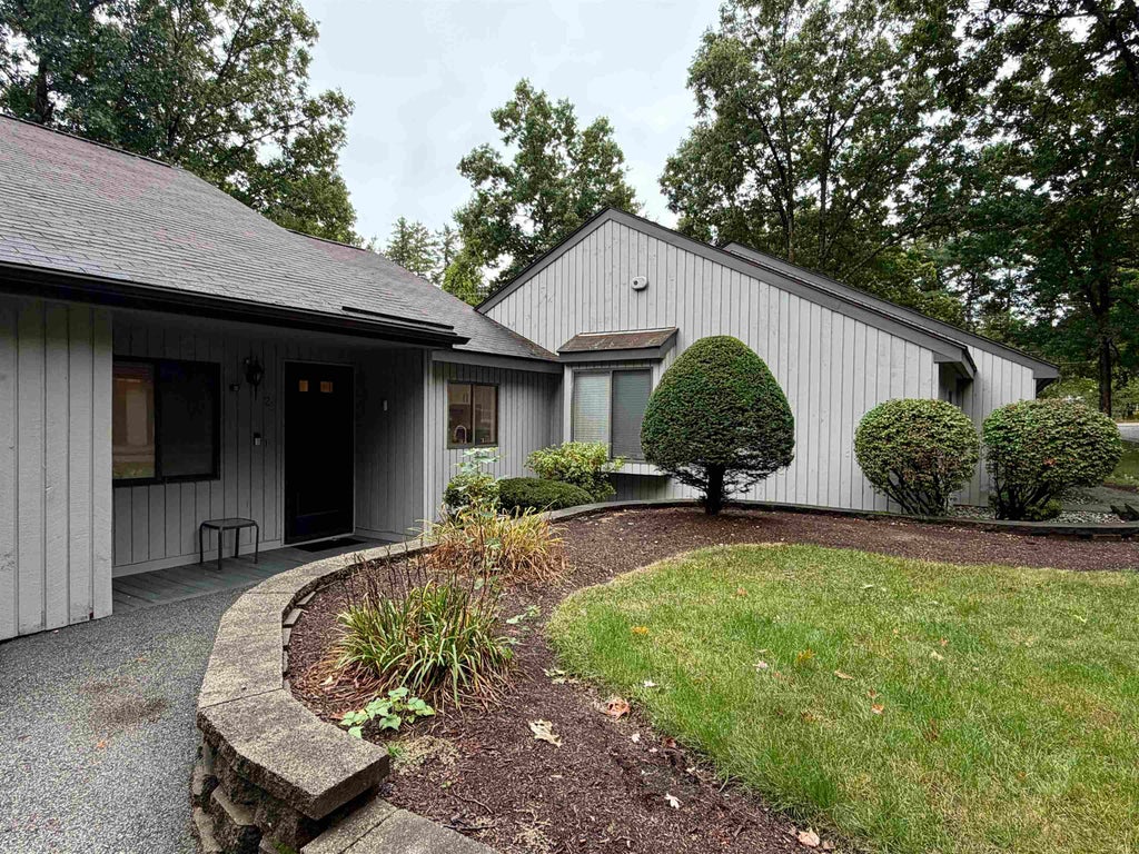 Photo of 23 Essex Green Court, Merrimack, NH 03054 (MLS # 5112119)