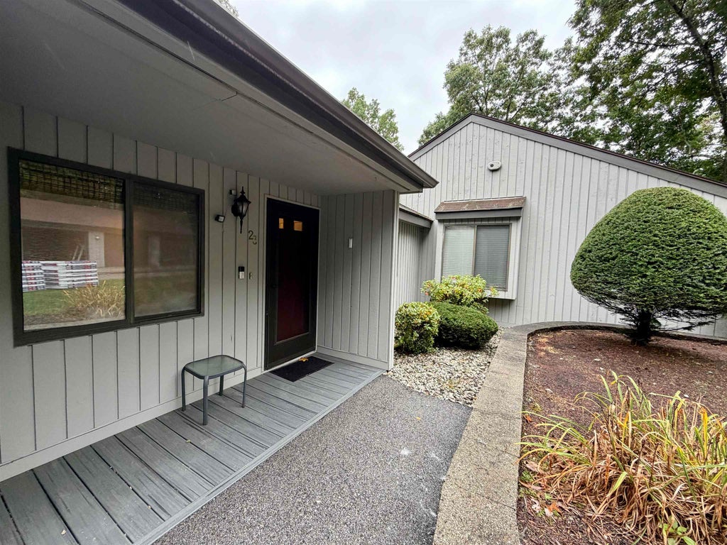 Photo of 23 Essex Green Court, Merrimack, NH 03054 (MLS # 5112119)