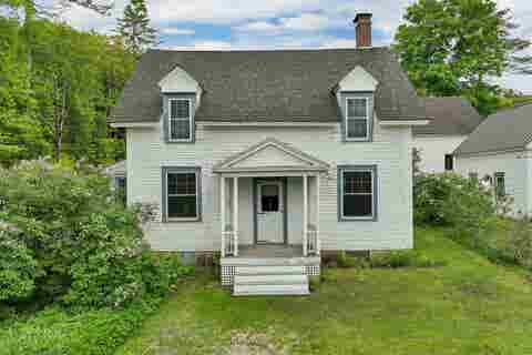 Photo of 10 Mountain Road, Tamworth, NH 03883 (MLS # 5101565)