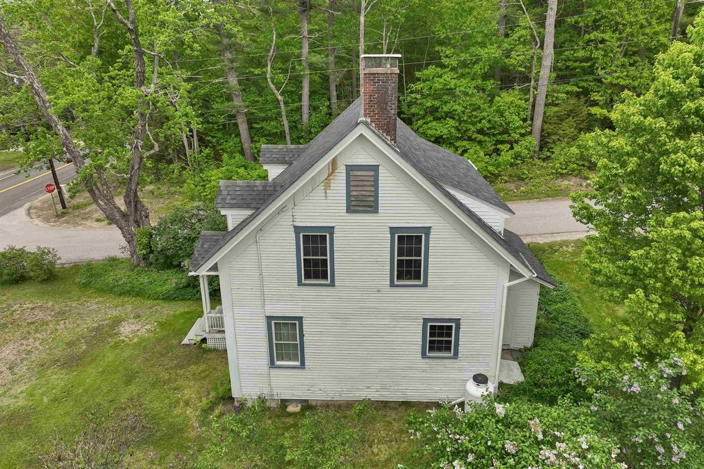 Photo of 10 Mountain Road, Tamworth, NH 03883 (MLS # 5101565)