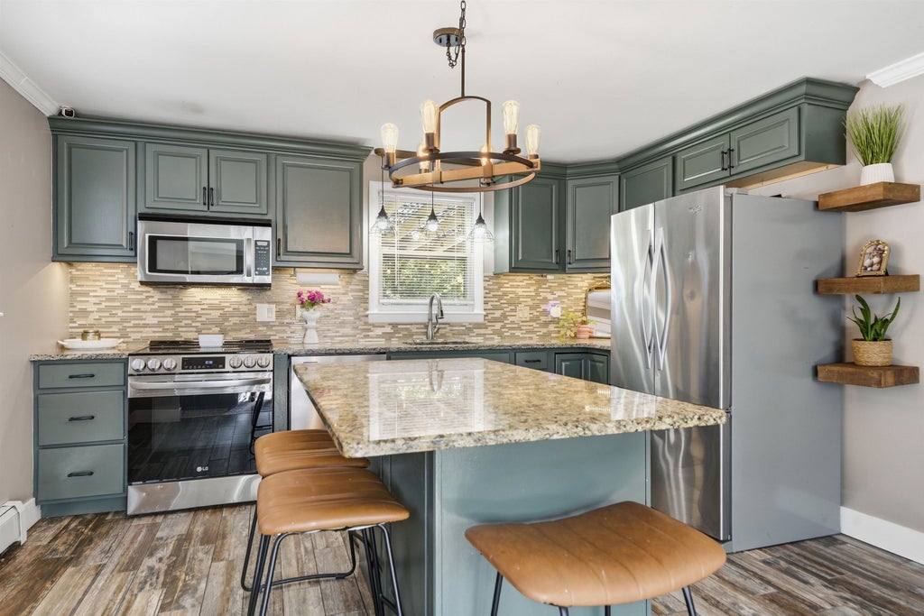 Photo of 88 Norcross Street, Manchester, NH 03109 (MLS # 5113504)