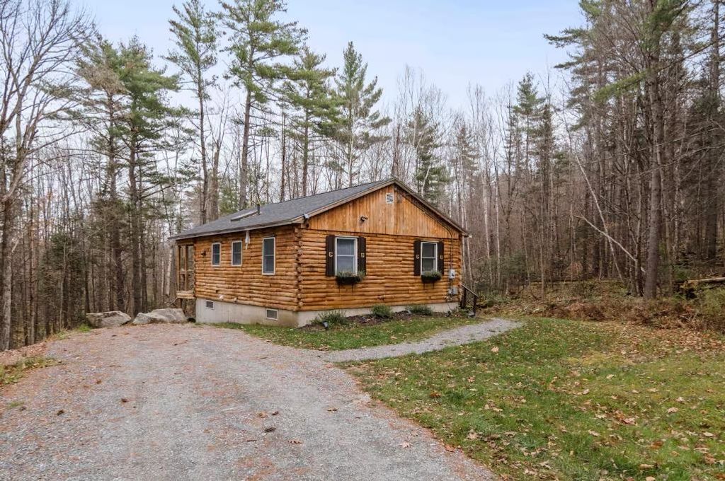 Photo of 221 Deerfield Drive, Haverhill, NH 03785 (MLS # 5096136)