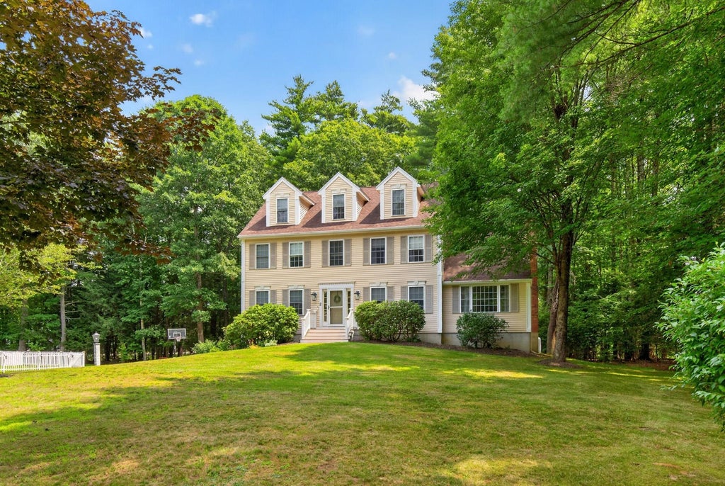 Photo of 2 Chapman Way, Exeter, NH 03833 (MLS # 5102616)