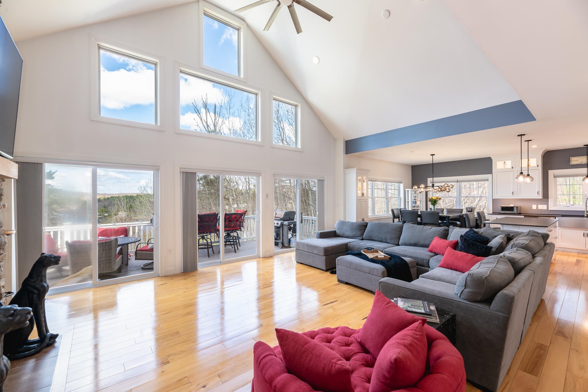 5-11 Violette Circle