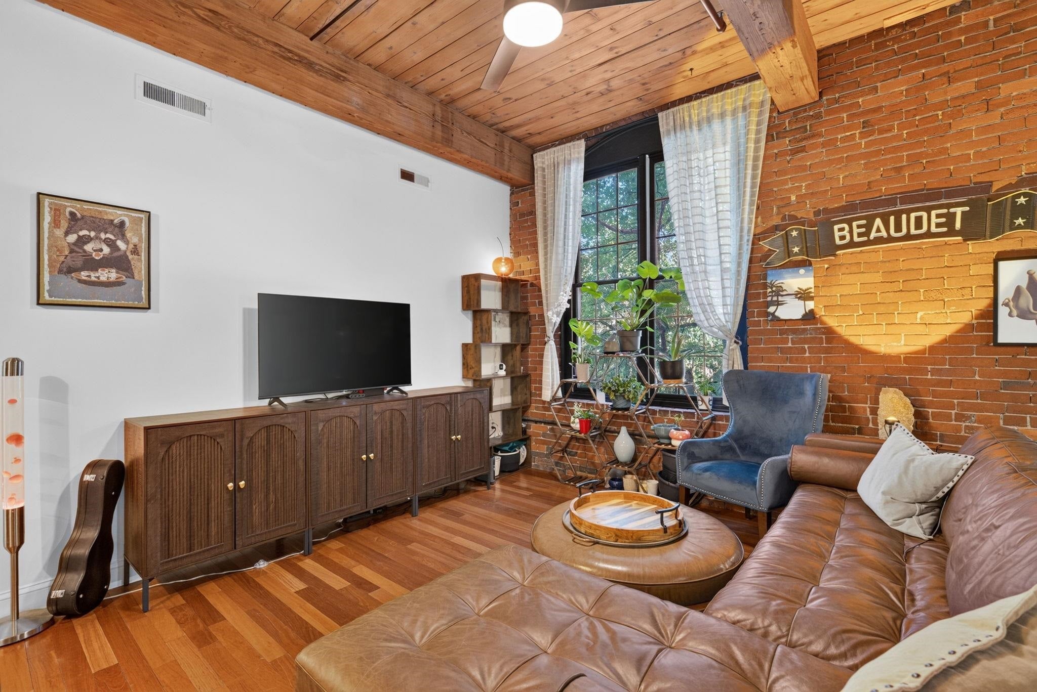 471 Silver Street 205