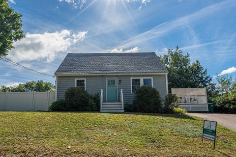 Photo of 26 Saint Josephs Drive, Nashua, NH 03060 (MLS # 5111703)