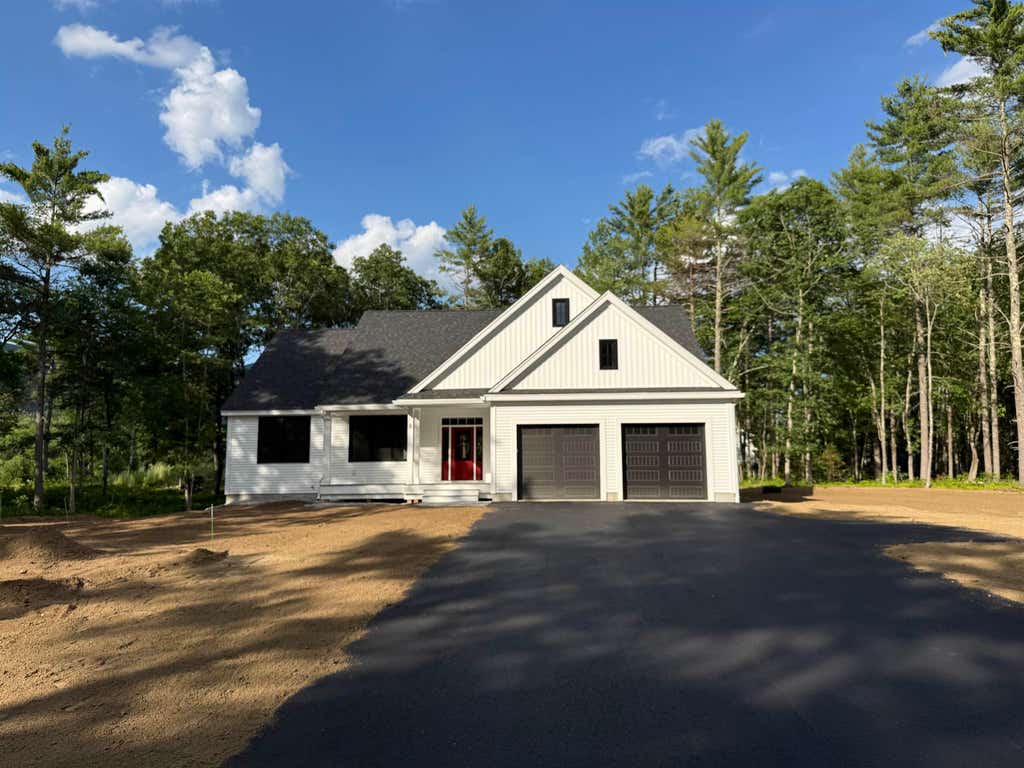 Photo of 8 Winchester Lane, Tuftonboro, NH 03850 (MLS # 5099271)