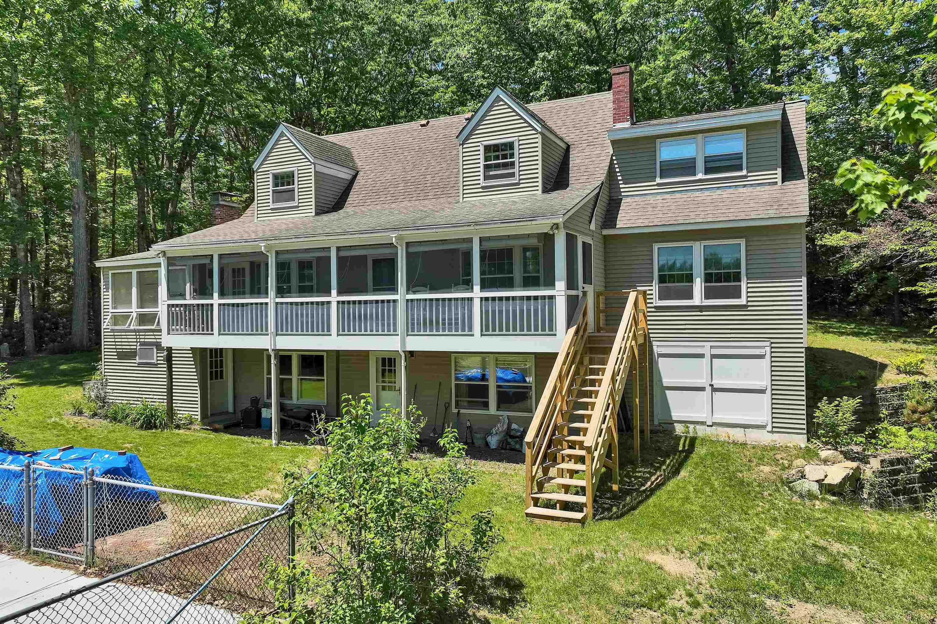 15 Ledgewood Drive