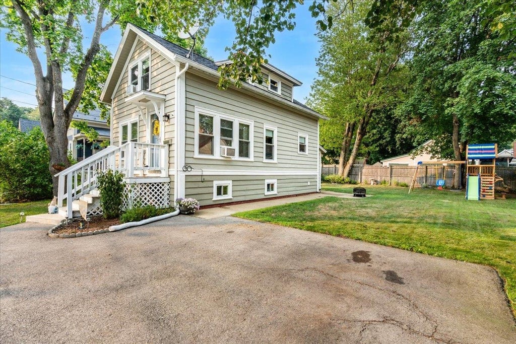 Photo of 5 Morton Avenue, Rochester, NH 03867 (MLS # 5115264)