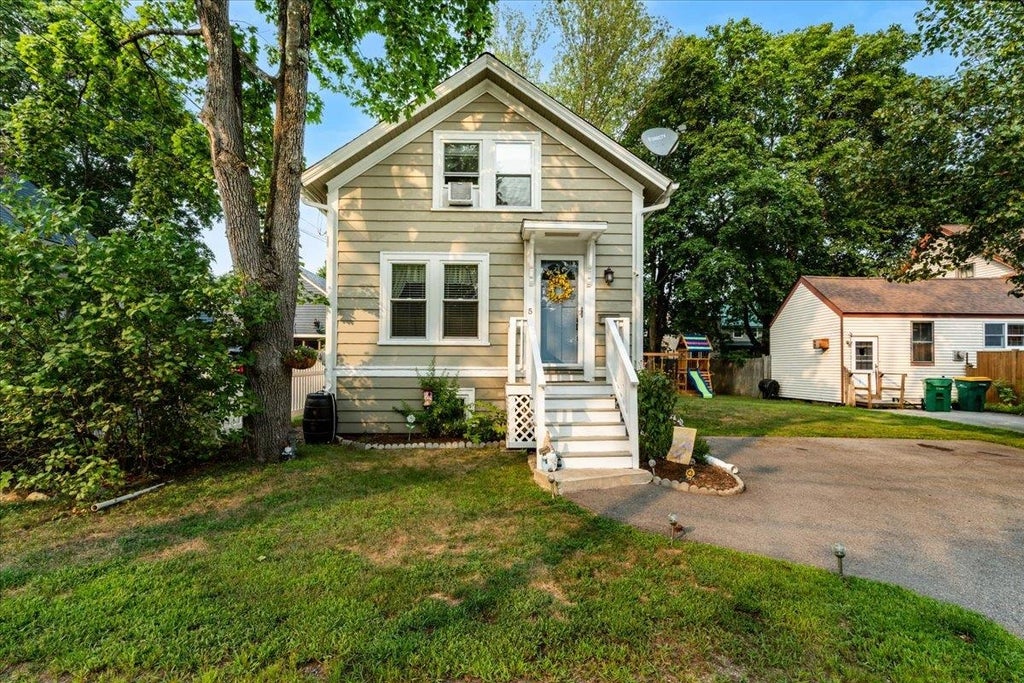 Photo of 5 Morton Avenue, Rochester, NH 03867 (MLS # 5115264)
