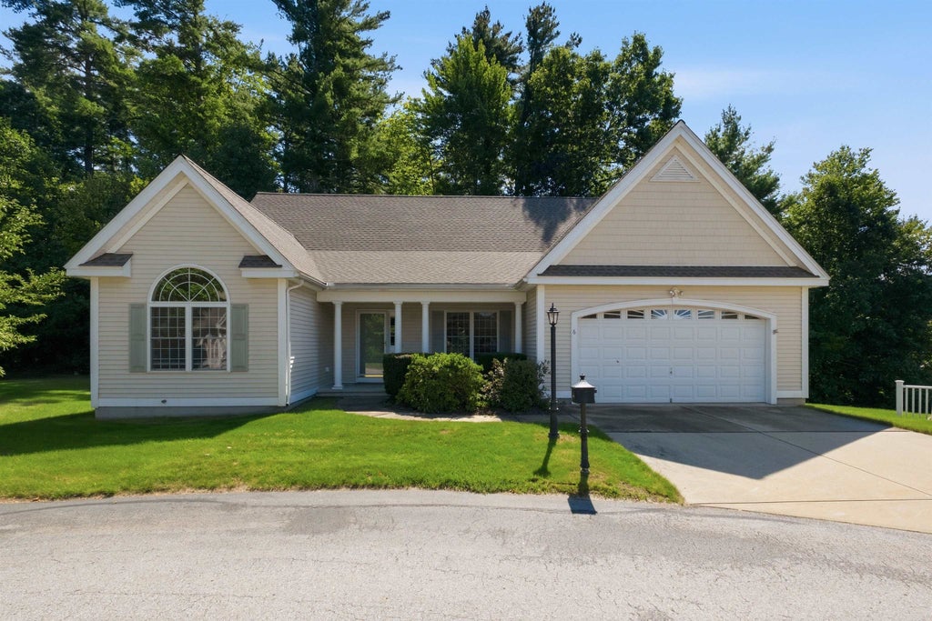 Photo of 6 Holly Circle, Bow, NH 03304 (MLS # 5109029)