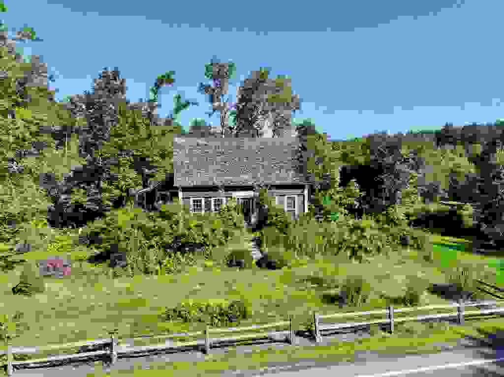 Photo of 225 Concord Stage Road, Weare, NH 03281 (MLS # 5103533)