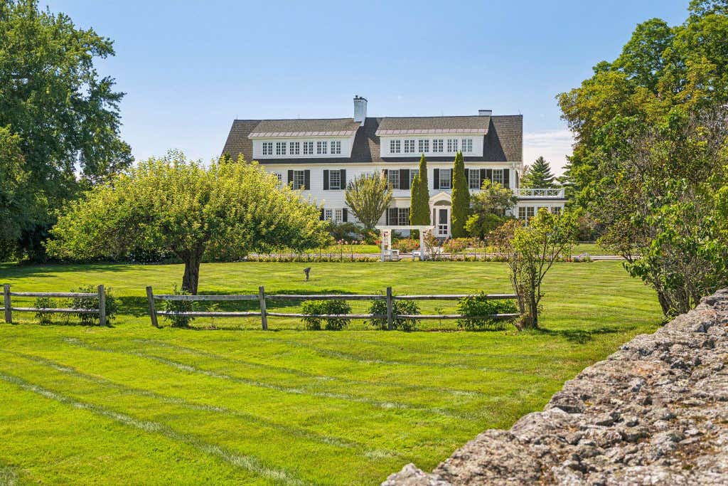 Photo of 92,94,96,98,100 Pierce Hill Road, Bennington, NH 03442 (MLS # 5106118)