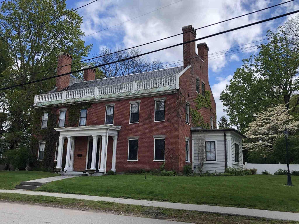 Photo of 11 Chestnut Street, Exeter, NH 03833 (MLS # 5103142)