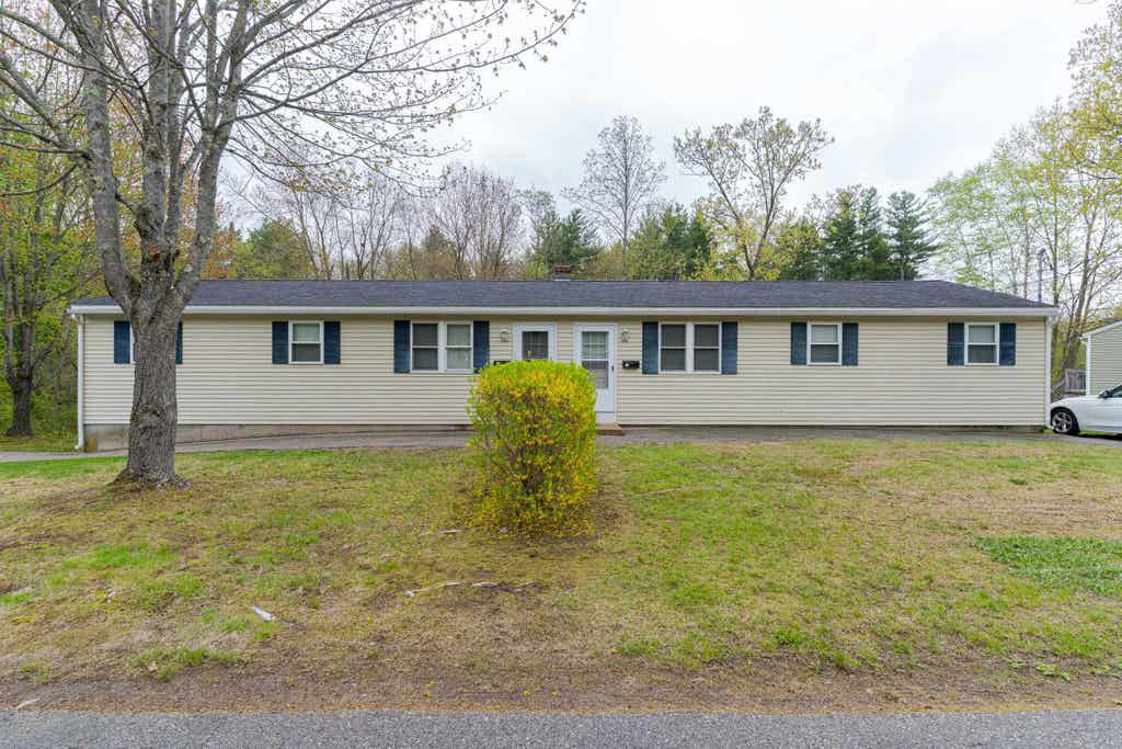 Photo of 8 Patricia Street, Somersworth, NH 03878 (MLS # 5089200)