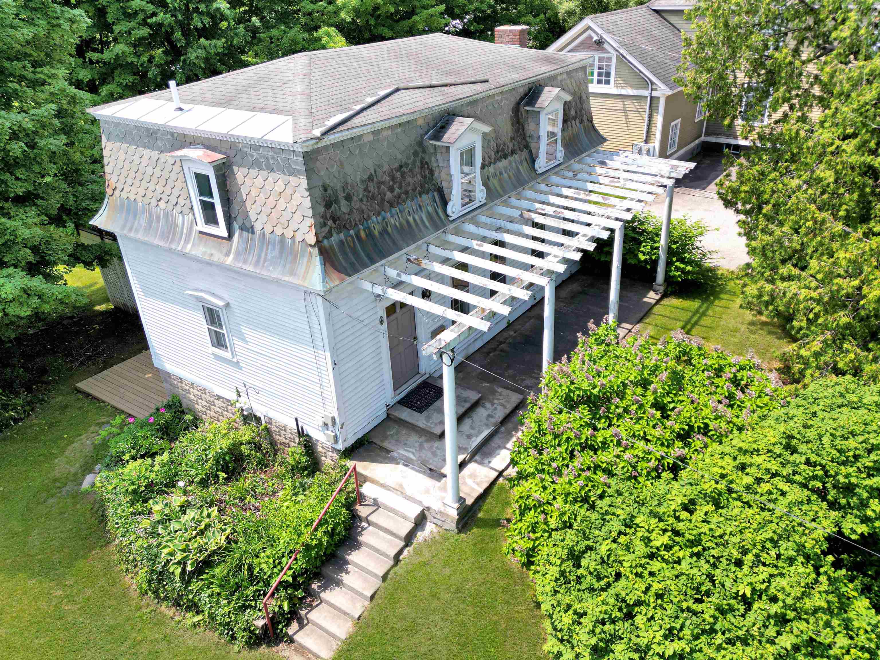 412 Western Avenue