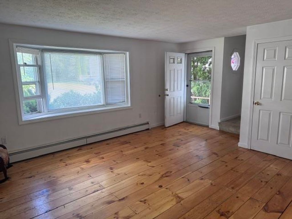Photo of 15 Norman Drive, Derry, NH 03038 (MLS # 5096762)